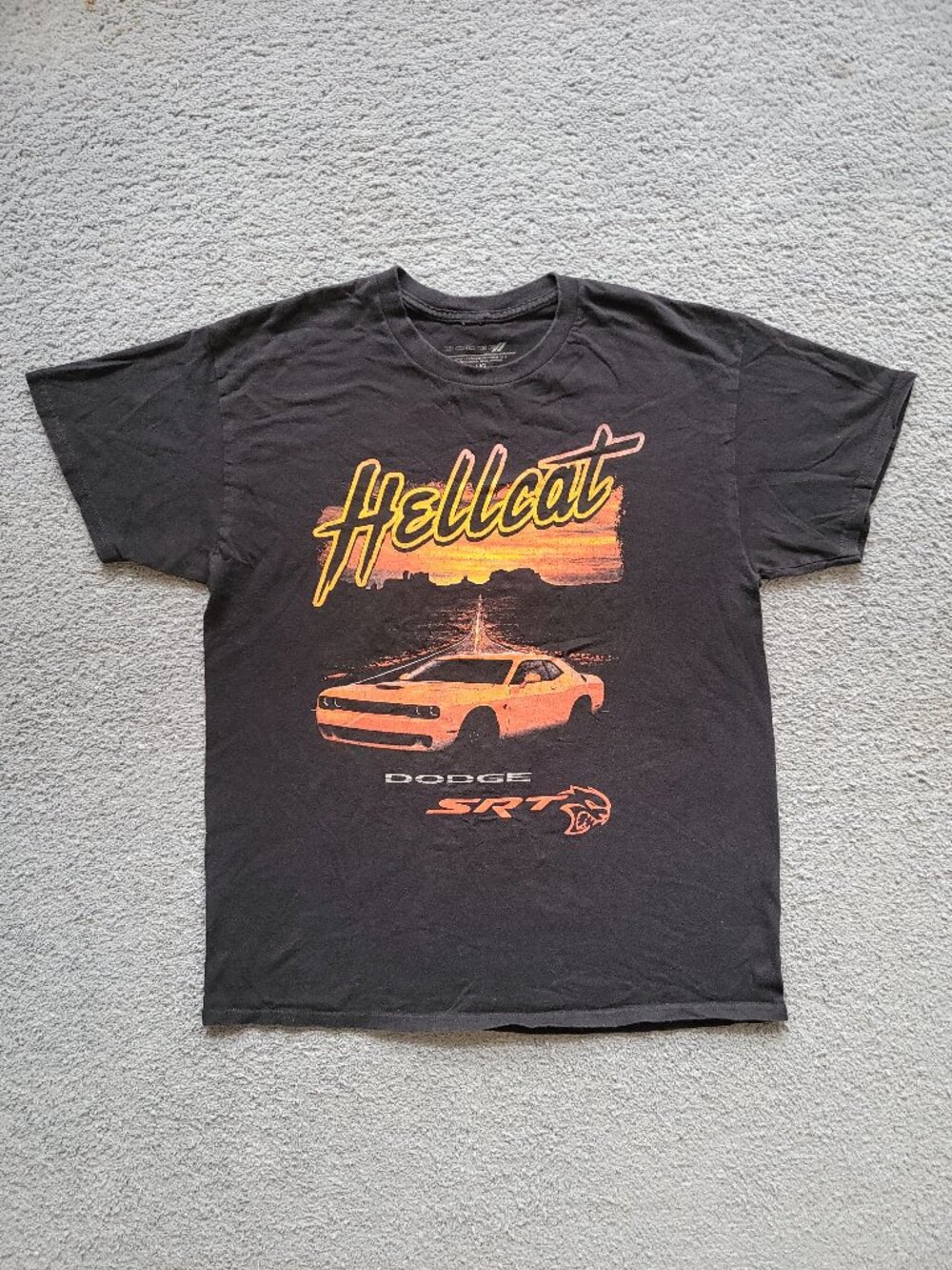 Y2K/90s/80s/Vintage style Dodge SRT Hellcat Graphic T-shirt MENS SIZE L